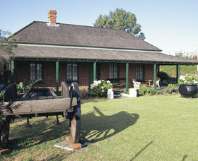 King Cottage Museum - Food Delivery Shop 0