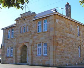 Memorial Hall - Food Delivery Shop 0