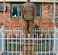 Soldier Statue Memorial Chinchilla - Food Delivery Shop
