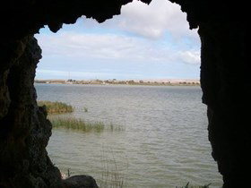 Point Malcolm Lighthouse - Food Delivery Shop 1