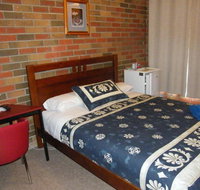 Boomers Guest House Hamilton - Food Delivery Shop