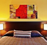 Governor Macquarie Motor Inn - Food Delivery Shop