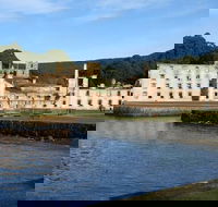 Small-Group Tour from Hobart Tasmania Convict Trail and Port Arthur Day Trip - Food Delivery Shop