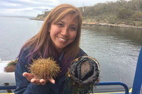 Fresh From The Ocean: Tasmanian Seafood Gourmet Full-Day Cruise Including Lunch - Food Delivery Shop 18