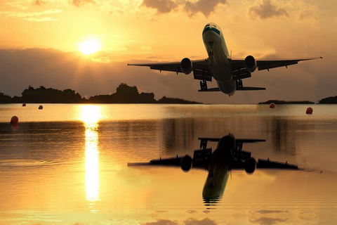 Luxury Brisbane Airport Transfers To And From Broadbeach For Up To 7 Ppl - Food Delivery Shop 1