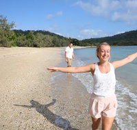 1-Night Whitsundays Tour by Catamaran with Paradise Cove Resort from Airlie Beach - Food Delivery Shop
