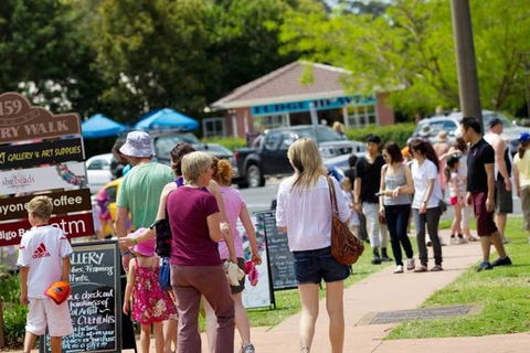 Tamborine Mountain Daily Service, Treetop Challenge And Thunderbird Park - Food Delivery Shop 6