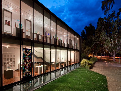 Wagga Wagga Art Gallery - Food Delivery Shop 2