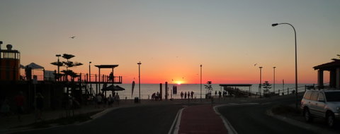Port Noarlunga Beach, Jetty, Reef And Aquatic Trail - Food Delivery Shop 1
