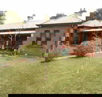 Museum Under the Bridge - Food Delivery Shop