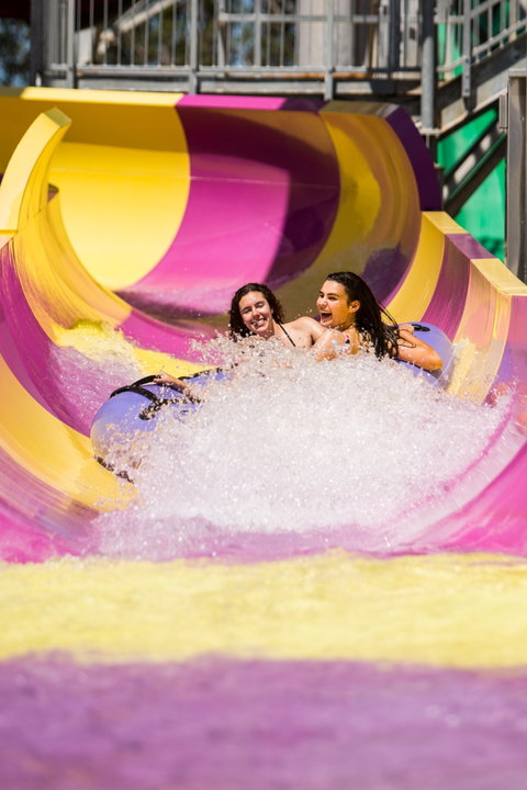 Raging Waters Sydney - Food Delivery Shop 2