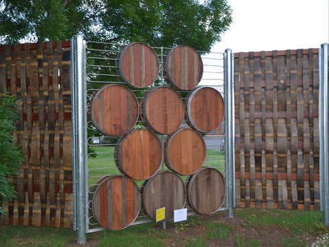 Arts Rutherglen Sculpture Trail - Food Delivery Shop 0