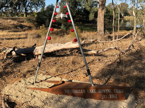 Arts Rutherglen Sculpture Trail - Food Delivery Shop 1