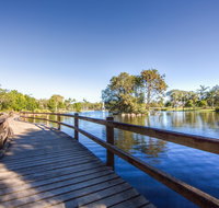 Centenary Lakes Park - Food Delivery Shop