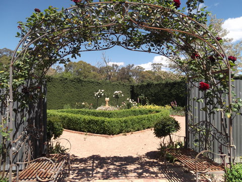 High Country Maze - Food Delivery Shop 2