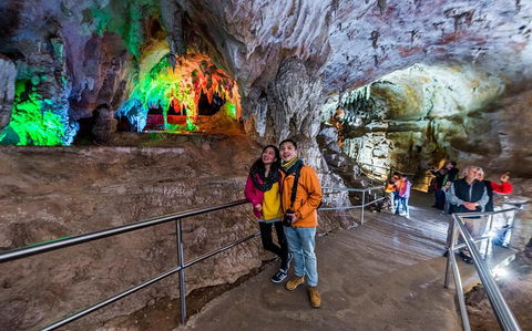 Jenolan Caves: Chifley Cave Tour - Food Delivery Shop 5