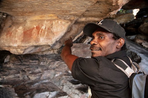 Arnhem Land Injalak Hill Full-Day Tour From Darwin - Food Delivery Shop 2