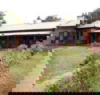 Musuem Under the Bridge - Food Delivery Shop