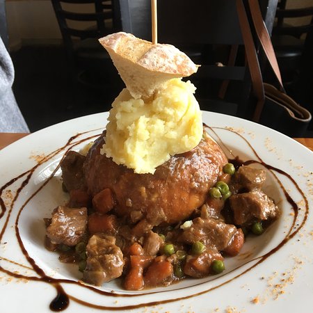 Commercial Hotel Ballan - Pet Food Australia 0