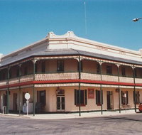Tungamah Hotel's Restaurant - Food Delivery Shop