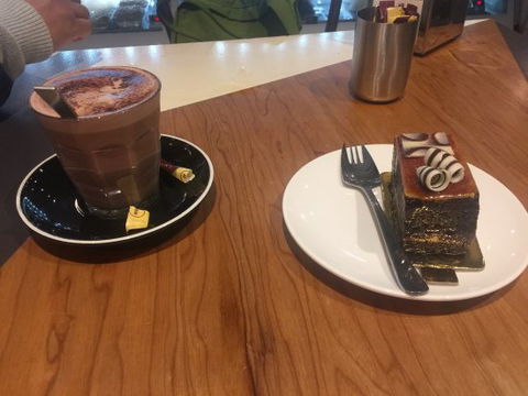 Christopher's Cake Shop - Food Delivery Shop 0