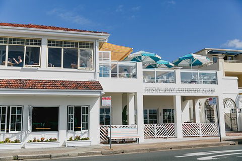 Shoal Bay Country Club - Pet Food Australia 0