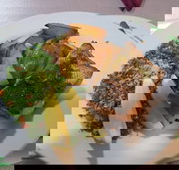 Australian Hotel Inverell - Pet Food Australia