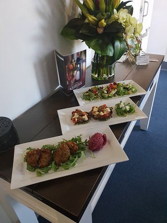 Blue Gum Cafe And Restaurant - Pet Food Australia 0