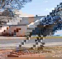 Pretty Pine Hotel - Pet Food Australia