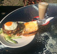 Robyn's Cafe - Food Delivery Shop