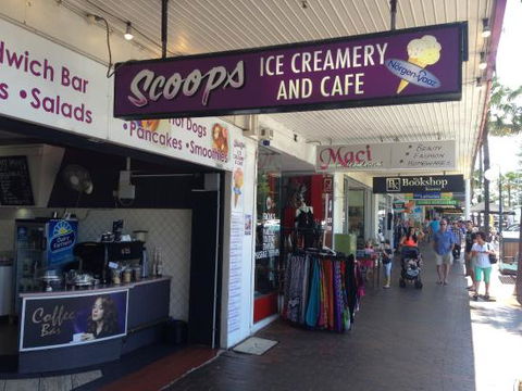 Scoops Ice Creamery And Cafe - Pet Food Australia 0