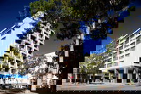 Mezethes Greek Taverna