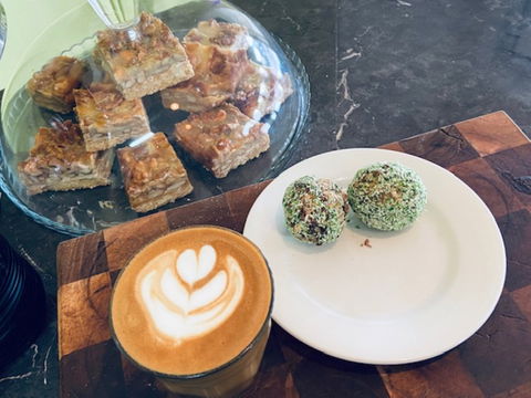Jilarty Gelato Bar & Cafe - Pet Food Australia 0
