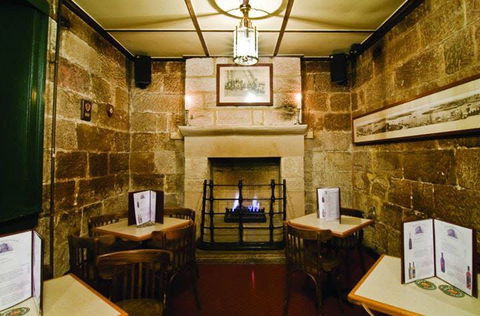 The Hero Of Waterloo Hotel - Pet Food Australia 0