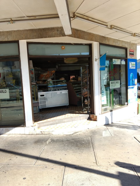 Monte Carlo Bread And Cake - Pet Food Australia 0