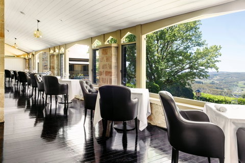 Hardy's Verandah Restaurant - Food Delivery Shop 2
