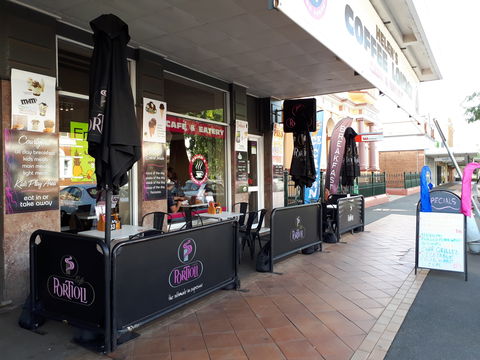 Helen's Coffee Lounge - Pet Food Australia 2