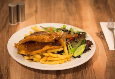 Central Hotel Cootamundra - Pet Food Australia 1