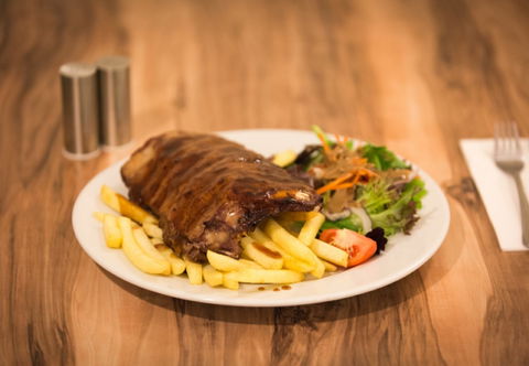 Central Hotel Cootamundra - Pet Food Australia 2