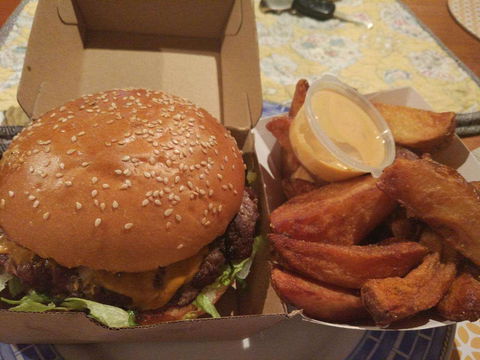 Zigzag Burgers N' Salads - Food Delivery Shop 0
