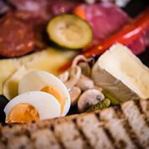 Dog And Monocle - Pet Food Australia 1