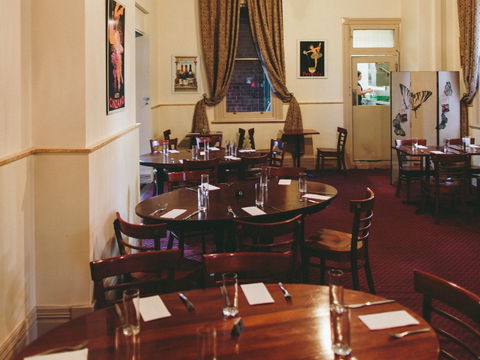 Victoria Hotel Bistro - Pet Food Australia 1