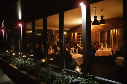 Roundhouse Restaurant - Food Delivery Shop 0