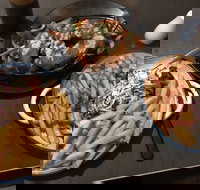 The George Tavern - Food Delivery Shop