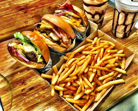 Chucks Burgers - Food Delivery Shop 0