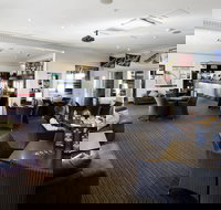 Horse  Jockey Hotel - Pet Food Australia