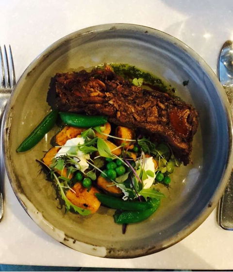 Bayviews Restaurant & Lounge Bar - Pet Food Australia 0