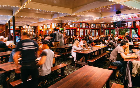 Settlers Tavern - Pet Food Australia 1