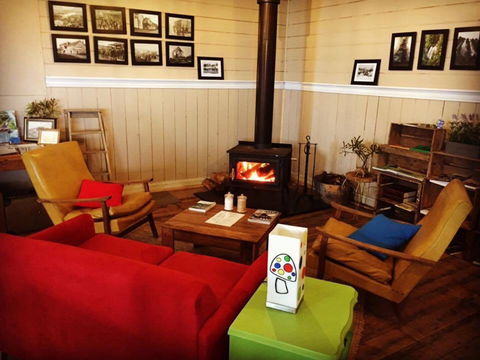 The Mushroom At Waratah - Pet Food Australia 1