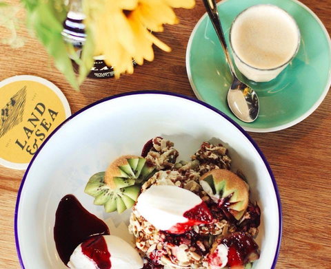 Land & Sea Brewery - Pet Food Australia 0